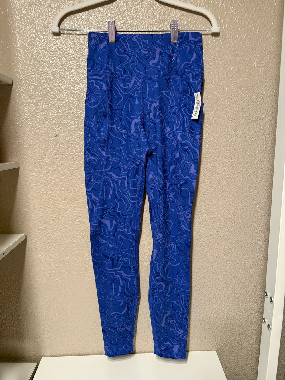 Amazon Essentials Women's Blue Patterned Leggings